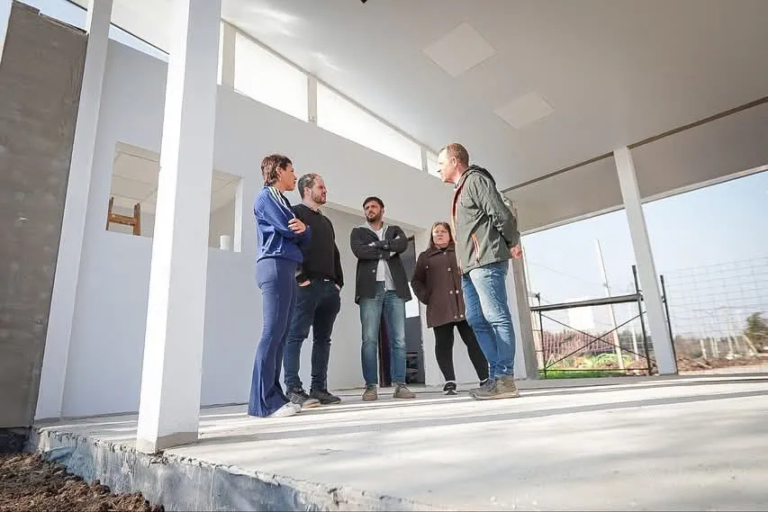 MAYRA SUPERVISÓ EL AVANCE DE LA CONSTRUCCIÓN DEL NUEVO EDIFICIO DEL CEF Nº 190 DE VILLA ALCIRA (3)